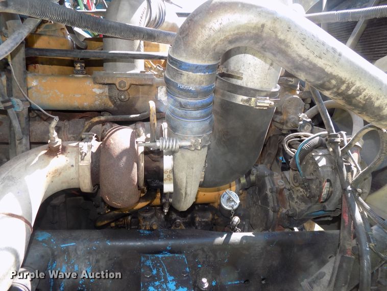 image for item DE7747 1996 Freightliner FLD112 semi truck