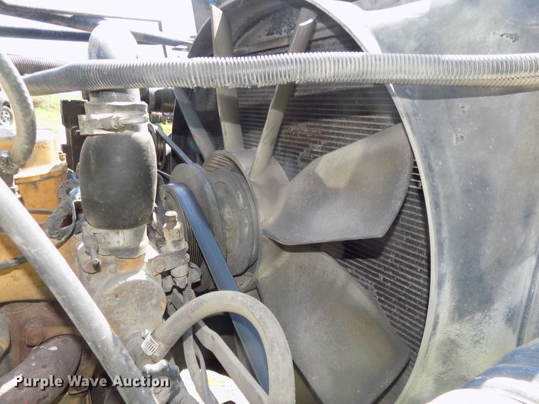 image for item DE7747 1996 Freightliner FLD112 semi truck