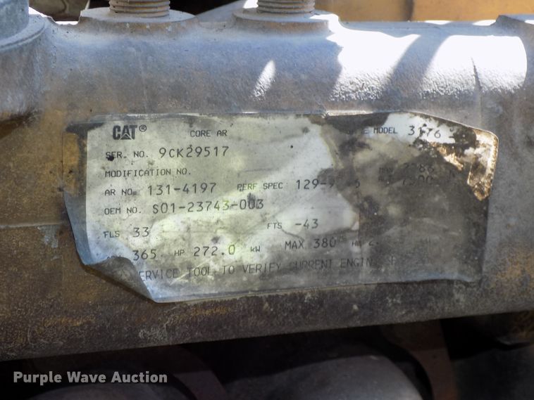 image for item DE7747 1996 Freightliner FLD112 semi truck