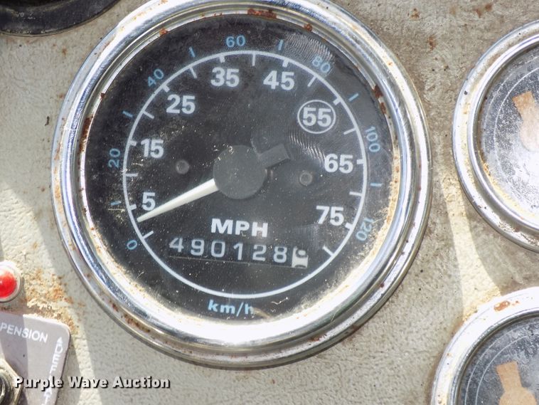 image for item DE7748 1993 Ford Aeromax LTL9000 semi truck