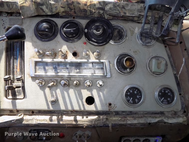 image for item DE7748 1993 Ford Aeromax LTL9000 semi truck