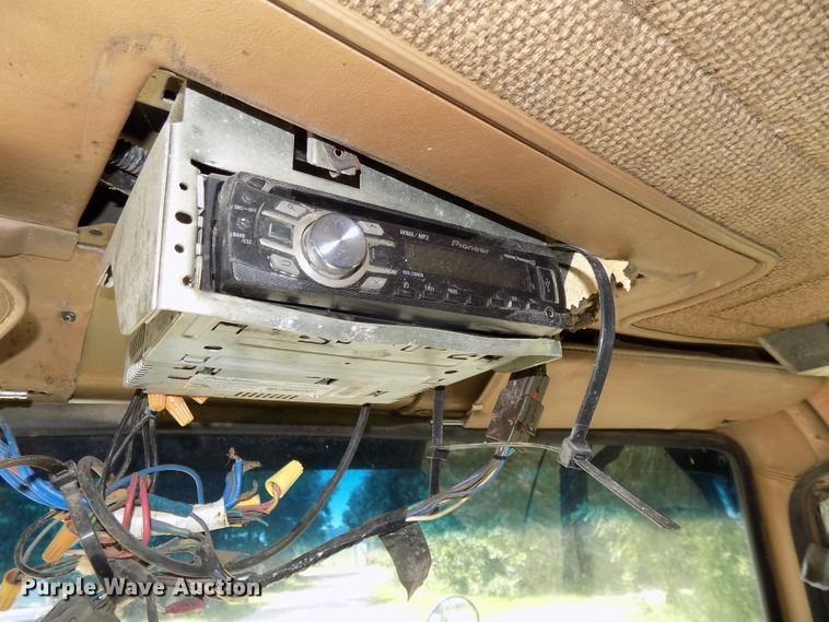 image for item DE7748 1993 Ford Aeromax LTL9000 semi truck