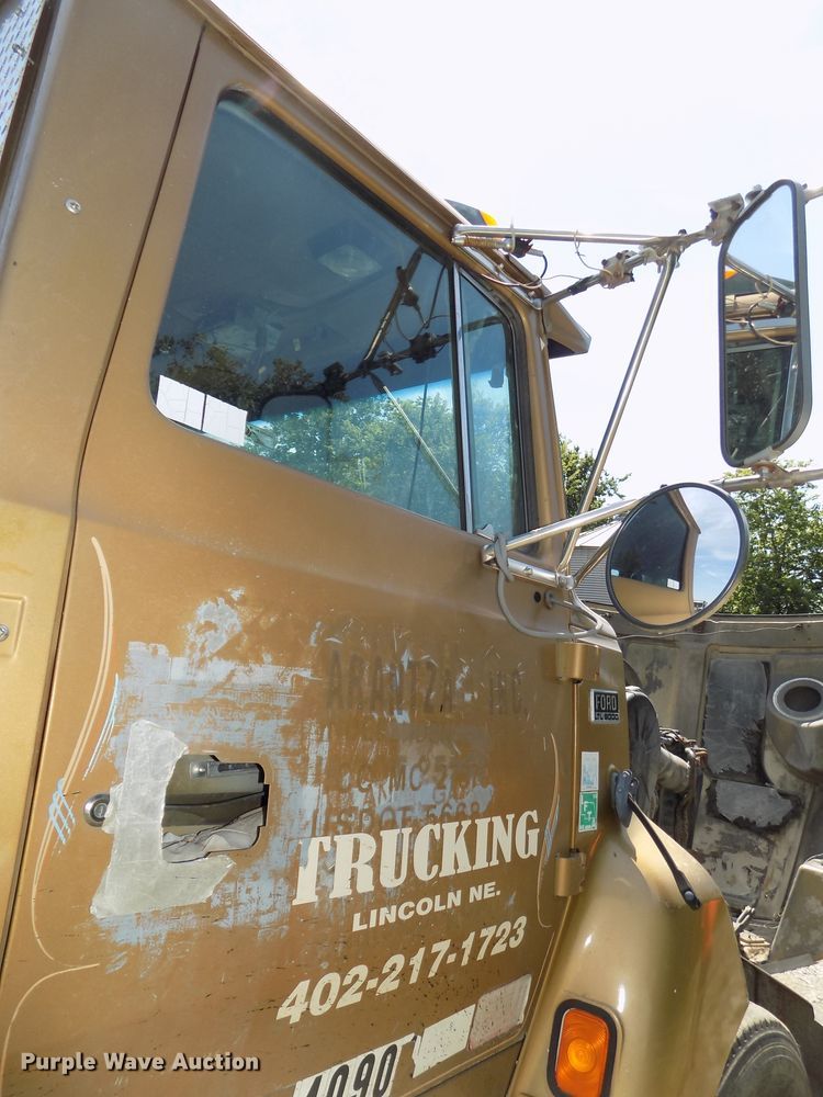 image for item DE7748 1993 Ford Aeromax LTL9000 semi truck