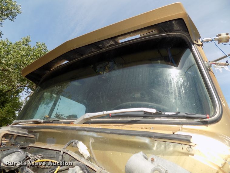 image for item DE7748 1993 Ford Aeromax LTL9000 semi truck