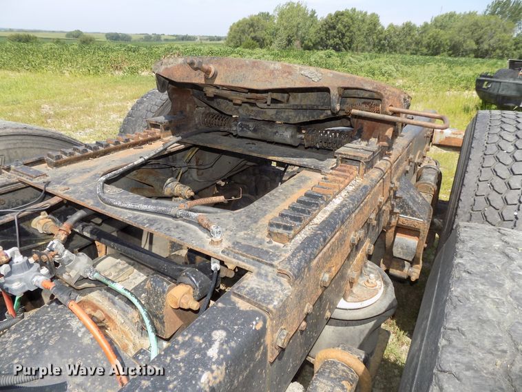 image for item DE7748 1993 Ford Aeromax LTL9000 semi truck