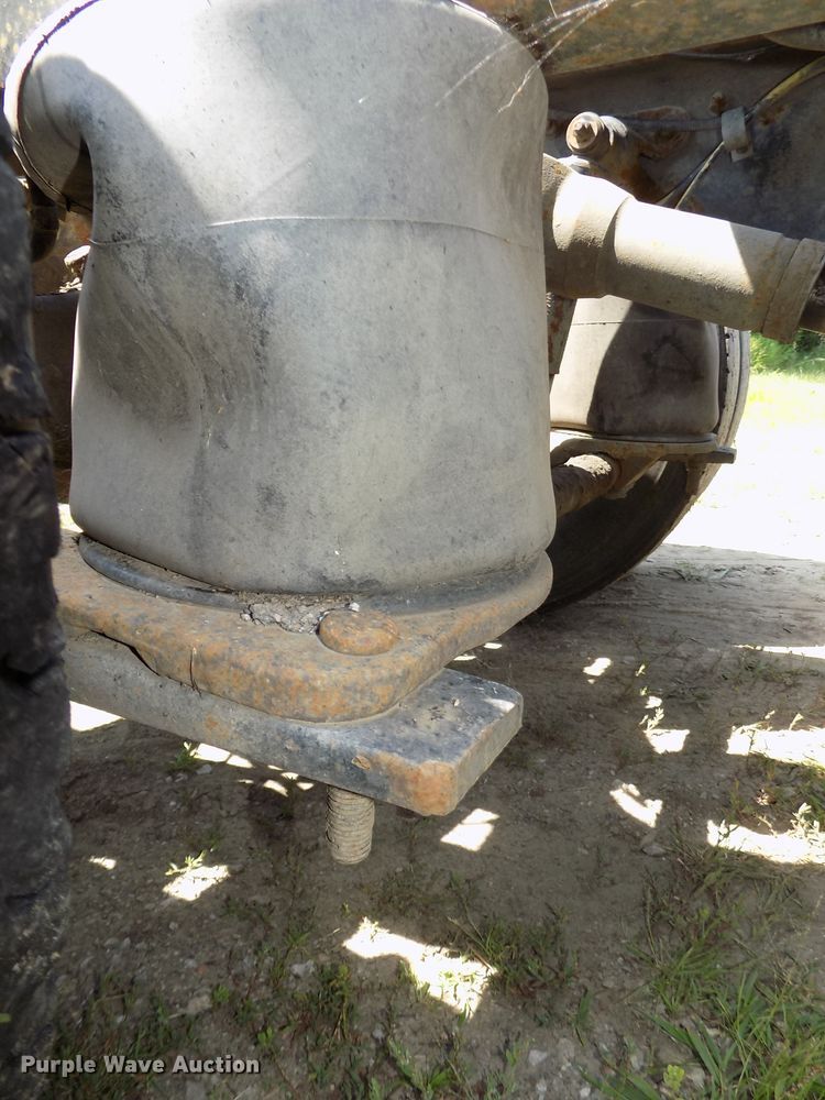 image for item DE7748 1993 Ford Aeromax LTL9000 semi truck