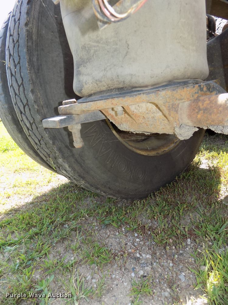 image for item DE7748 1993 Ford Aeromax LTL9000 semi truck