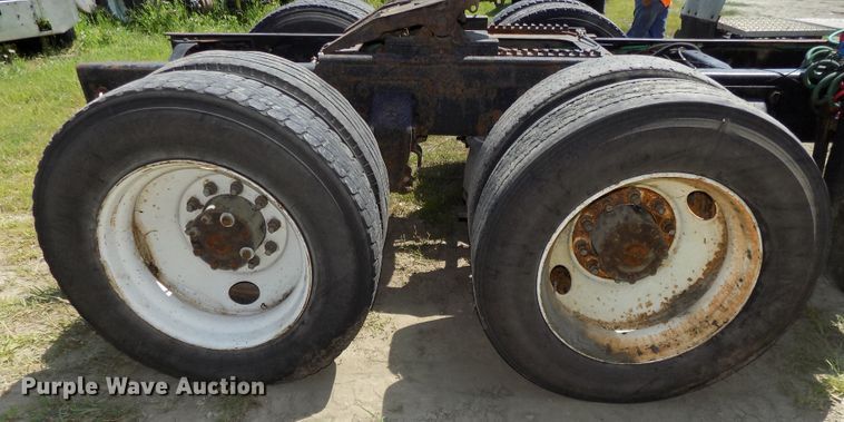 image for item DE7748 1993 Ford Aeromax LTL9000 semi truck