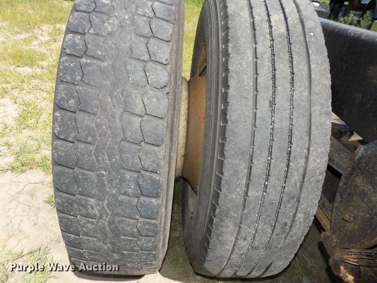 image for item DE7748 1993 Ford Aeromax LTL9000 semi truck