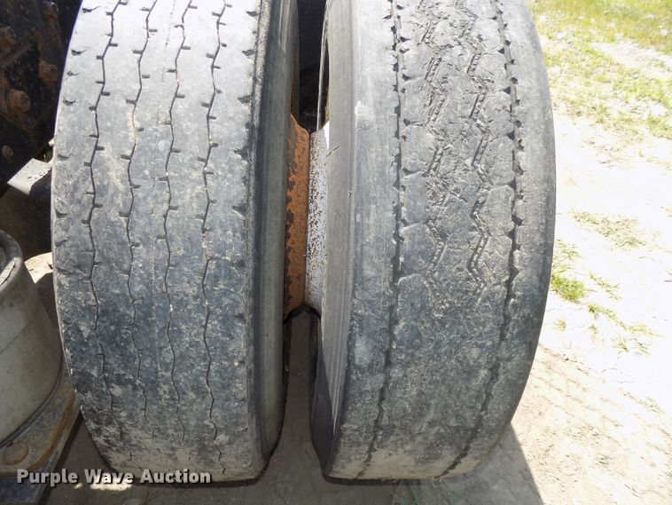 image for item DE7748 1993 Ford Aeromax LTL9000 semi truck