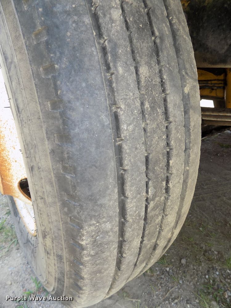 image for item DE7748 1993 Ford Aeromax LTL9000 semi truck