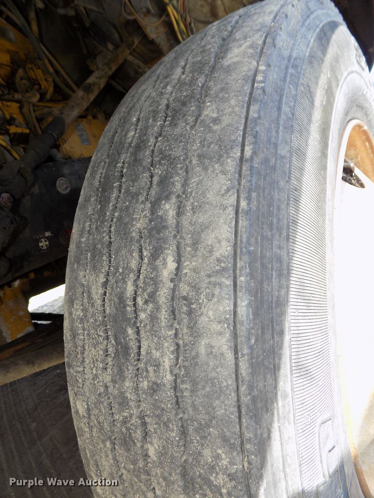 image for item DE7748 1993 Ford Aeromax LTL9000 semi truck