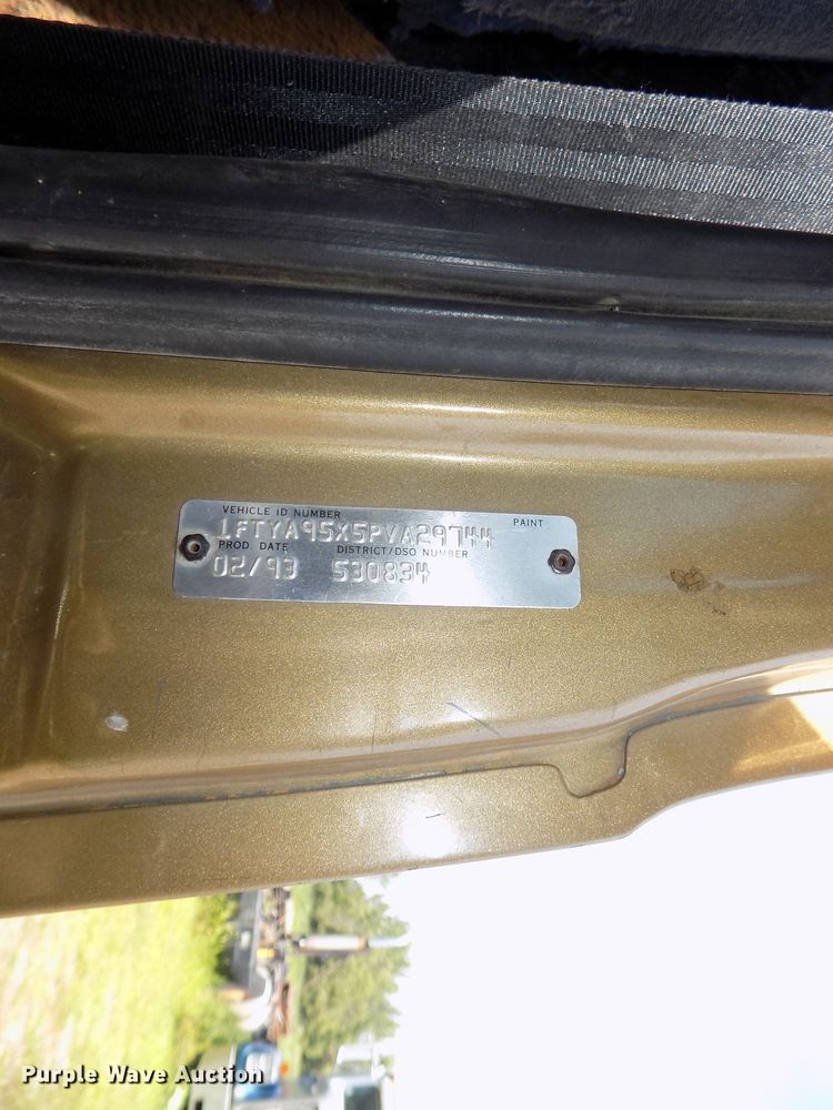 image for item DE7748 1993 Ford Aeromax LTL9000 semi truck