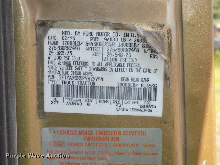 image for item DE7748 1993 Ford Aeromax LTL9000 semi truck