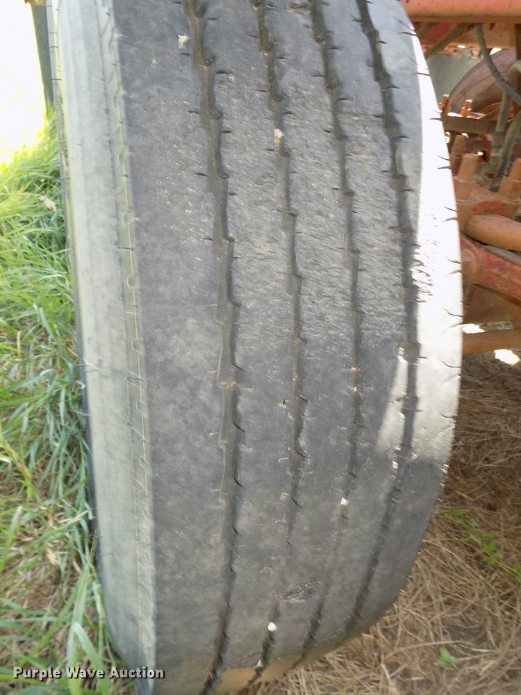 image for item DE7749 1981 Load King 1827 bottom dump trailer