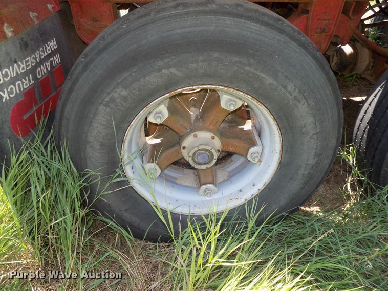 image for item DE7749 1981 Load King 1827 bottom dump trailer