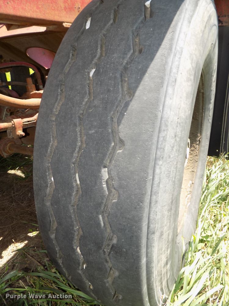 image for item DE7749 1981 Load King 1827 bottom dump trailer