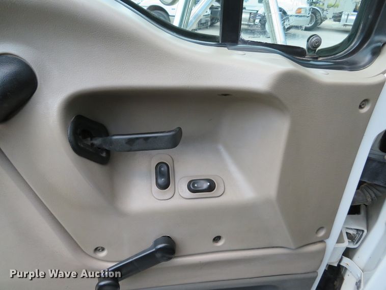 image for item DE8216 2004 Sterling L-Line semi truck