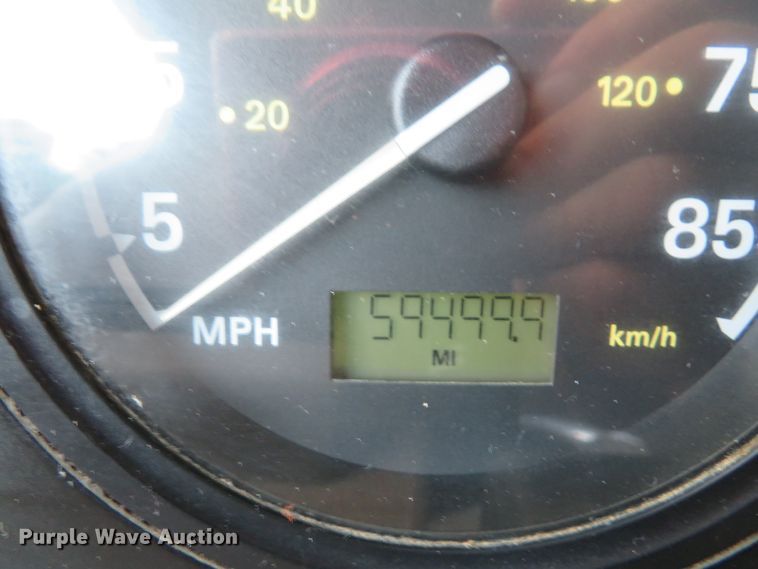 image for item DE8216 2004 Sterling L-Line semi truck