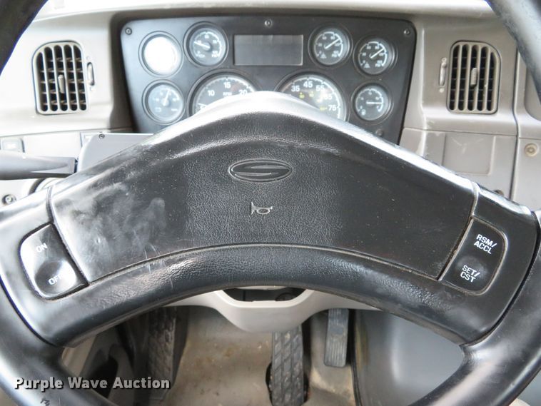 image for item DE8216 2004 Sterling L-Line semi truck