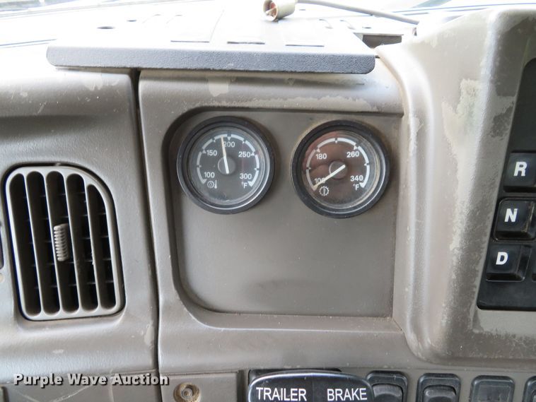 image for item DE8216 2004 Sterling L-Line semi truck