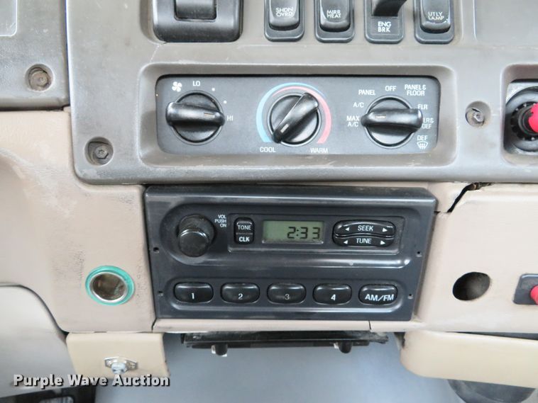 image for item DE8216 2004 Sterling L-Line semi truck