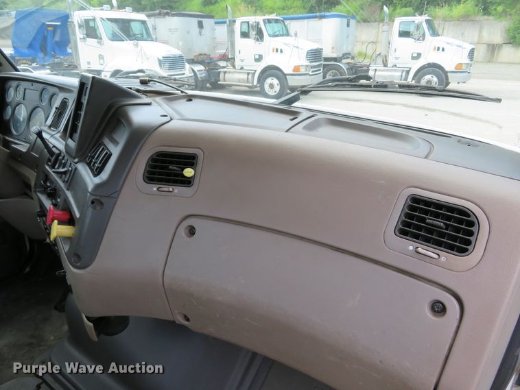 image for item DE8216 2004 Sterling L-Line semi truck