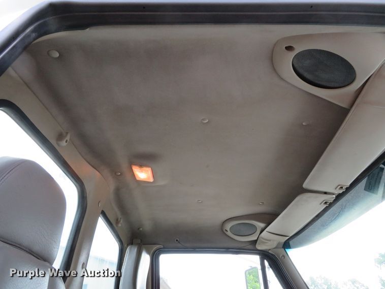 image for item DE8216 2004 Sterling L-Line semi truck