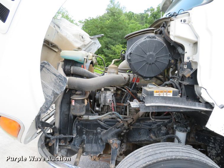 image for item DE8216 2004 Sterling L-Line semi truck