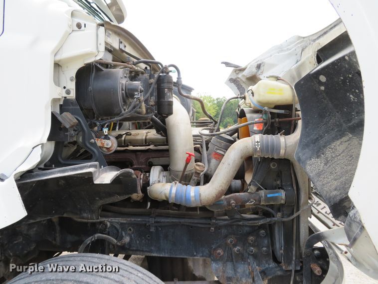 image for item DE8216 2004 Sterling L-Line semi truck