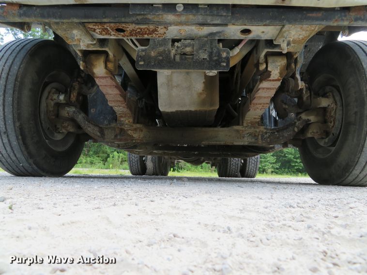 image for item DE8216 2004 Sterling L-Line semi truck