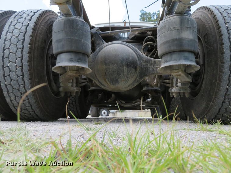 image for item DE8216 2004 Sterling L-Line semi truck