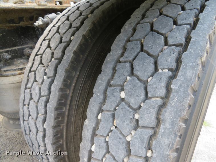 image for item DE8216 2004 Sterling L-Line semi truck