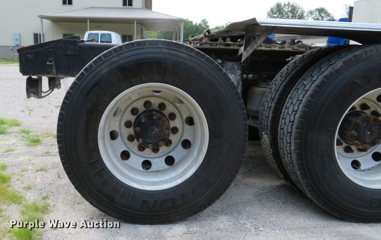 image for item DE8216 2004 Sterling L-Line semi truck