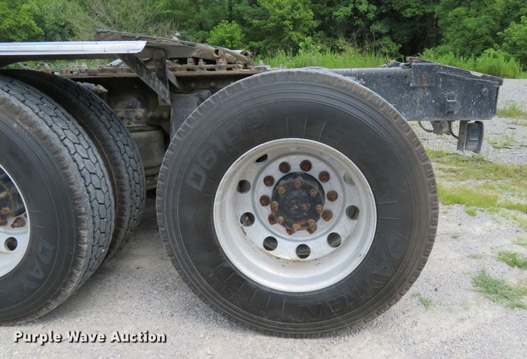 image for item DE8216 2004 Sterling L-Line semi truck