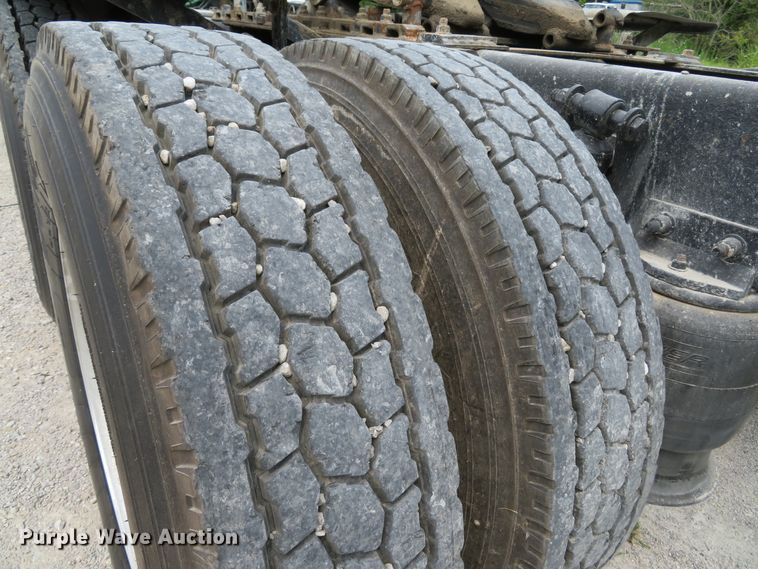 image for item DE8216 2004 Sterling L-Line semi truck