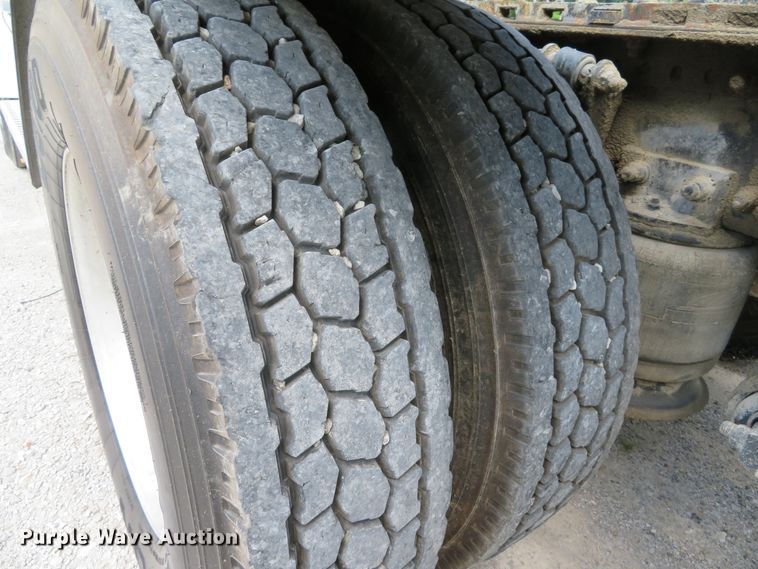 image for item DE8216 2004 Sterling L-Line semi truck