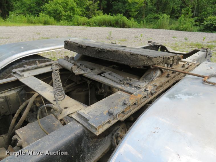 image for item DE8216 2004 Sterling L-Line semi truck