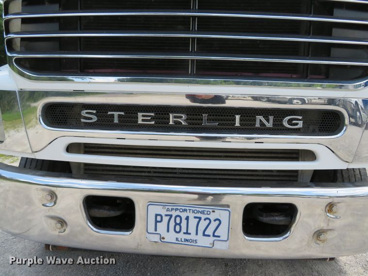 image for item DE8216 2004 Sterling L-Line semi truck