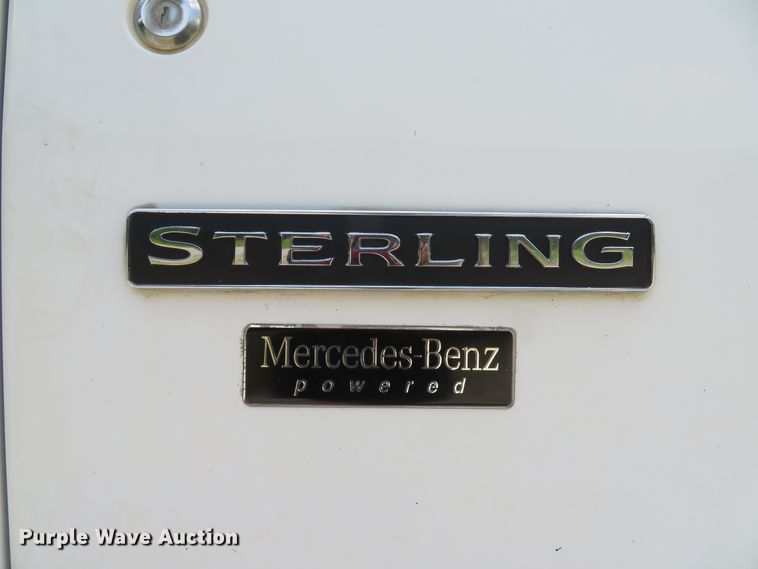 image for item DE8216 2004 Sterling L-Line semi truck
