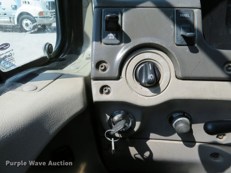 image for item DE8218 2004 Sterling A-Line semi truck