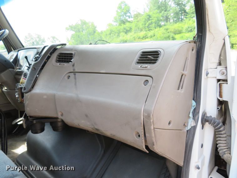 image for item DE8218 2004 Sterling A-Line semi truck