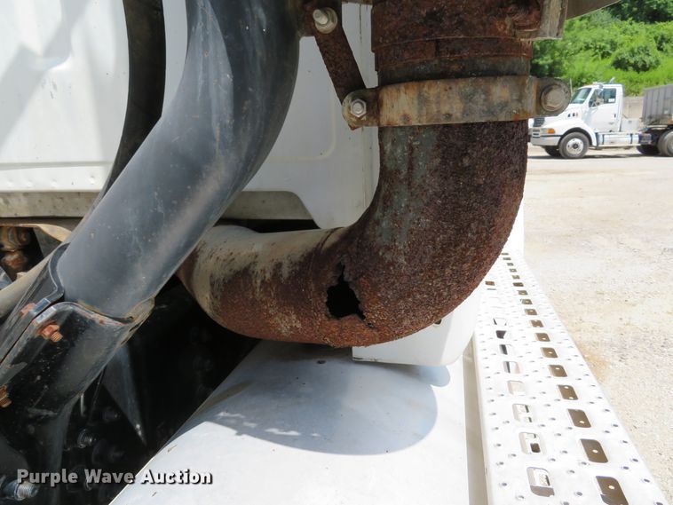 image for item DE8218 2004 Sterling A-Line semi truck