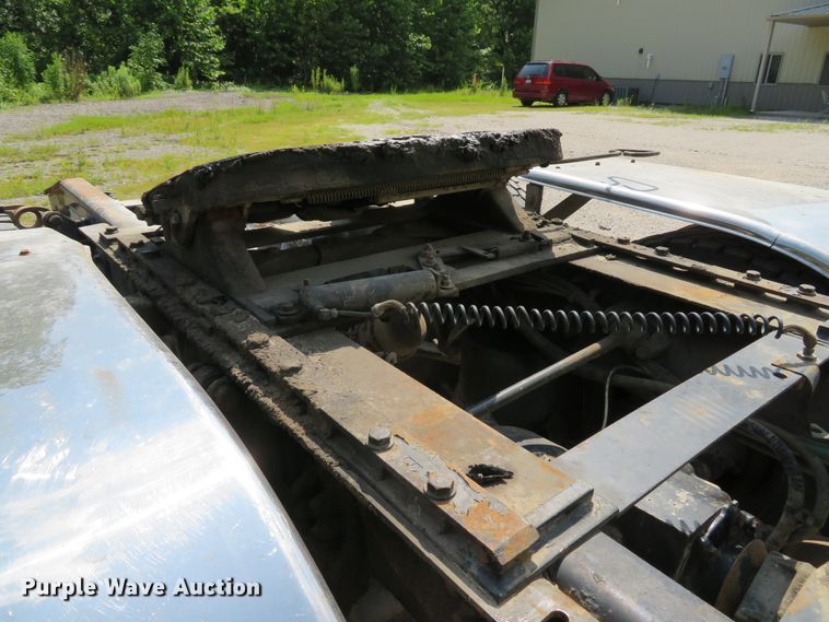 image for item DE8218 2004 Sterling A-Line semi truck