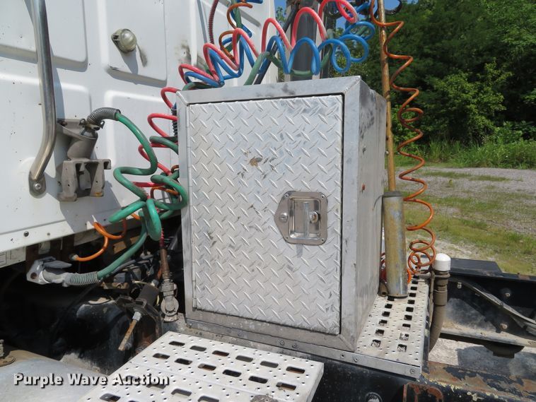 image for item DE8218 2004 Sterling A-Line semi truck