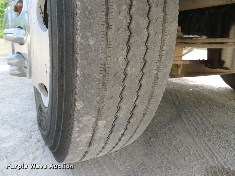 image for item DE8218 2004 Sterling A-Line semi truck