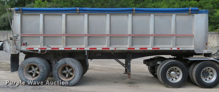 image for item DE8219 1997 East end dump trailer
