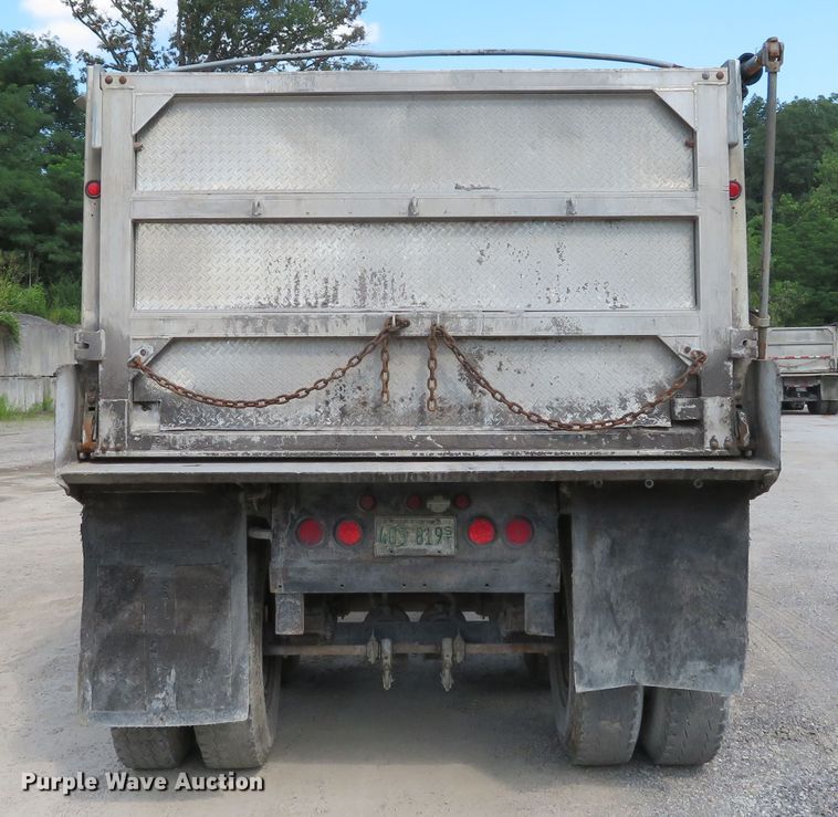 image for item DE8219 1997 East end dump trailer