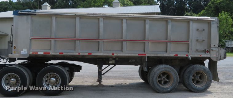 image for item DE8219 1997 East end dump trailer