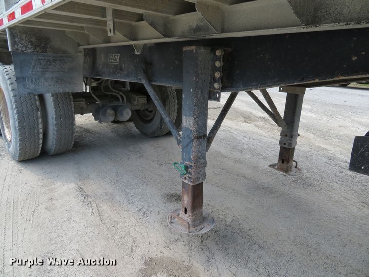 image for item DE8219 1997 East end dump trailer